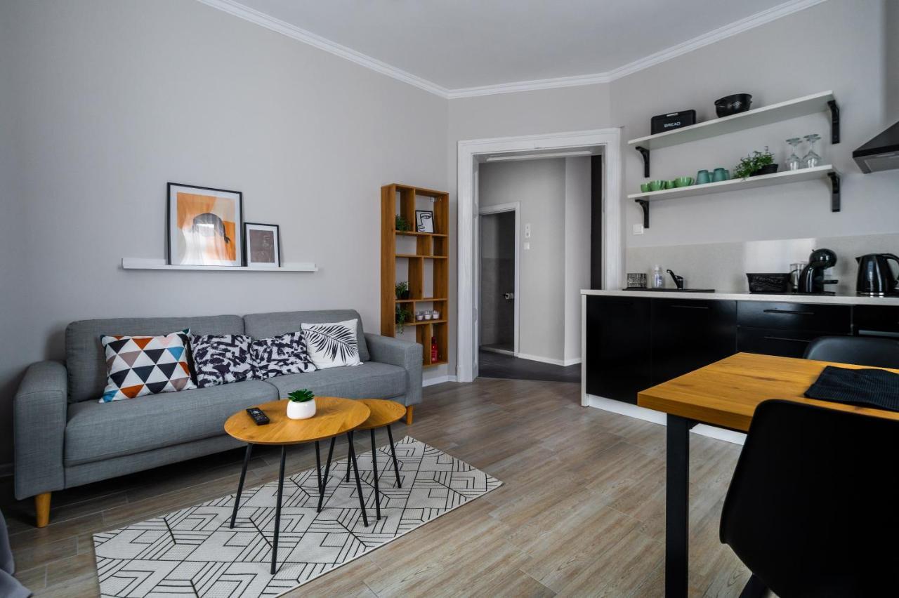 Boutique 2-Bedroom Apartment In Sofia Exterior photo